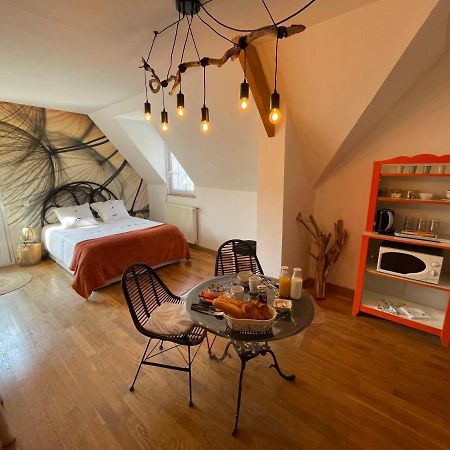 Belle Chambre Double Orange Tout Bonnement Bien Bed and Breakfast Putot-en-Auge Exterior foto